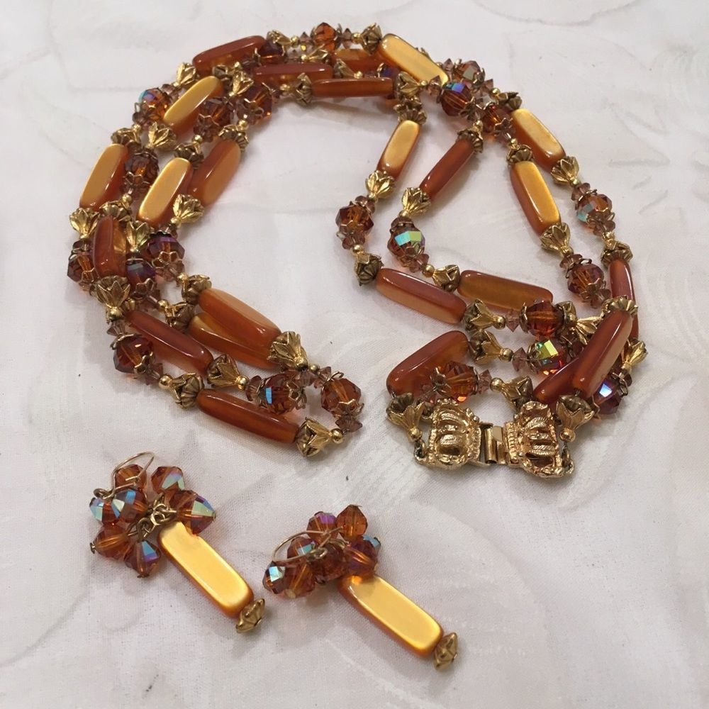 Vintage Iridescent And Aurora Borealis Beaded Set - Picture 6 of 7